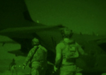 U.S. Air Commandos conduct simulated rescue mission