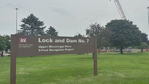 Corps of Engineers replaces 92-year-old miter gates at Lock and Dam 7