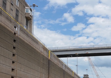 Markland Locks and Dam b-roll 4k 30p