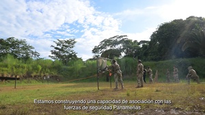 Miembros del 822 Base Defense Squadron y de las fuerzas de seguridad panameñas se entrenan en Panamá