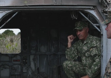 Marines and Infantes de Marina del Uruguay visit Uruguayan ranges