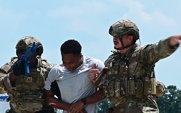 Scott AFB Airmen Train for Elite Phoenix Raven Course