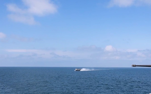 USS Iwo Jima Onloads 22nd MEU(SOC) Personnel and Equipment