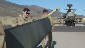 25th CAB Repairs Rotor Head of AH-64 Apache