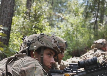 Commando Soldiers Fortify Positions at JRTC