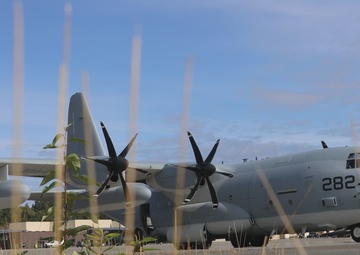 U.S. Marines with VMGR-252 conduct FARP operations with VMFA-533