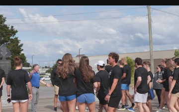 University of Kentucky Swim and Dive Team Visits Fort Campbell