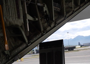 ARCTIC EDGE 25: 27 SOW performs FARP with F-35B Lightning II Joint Strike Fighter