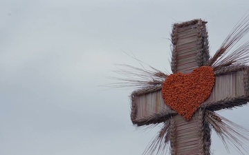 U.S. Army Soldiers attend Polish Harvest Festival Mass