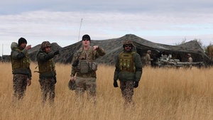 U.S., Indian Armies exchange artillery best practices during Yudh Abhyas 2025 in Alaska