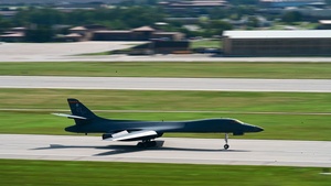 B-1 lands at McConnell