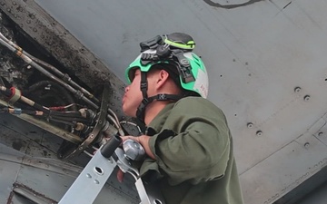 VMM-262 maintains MV-22B Ospreys at JMSDF Kanoya Air Base