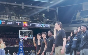 Future Soldiers take Oath of Enlistment during Chicago Sky 9/11 home game