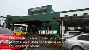 U.S. Airmen fix Panamanian medical equipment
