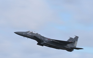 Cobra Warrior 25-2 takes off