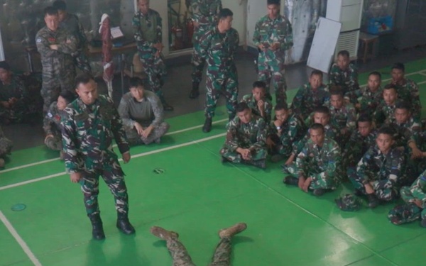 Super Garuda Shield 25 B-Roll: U.S. Marines, Dutch Marines, Indonesian Armed Forces conduct Tactical Combat Casualty Care class