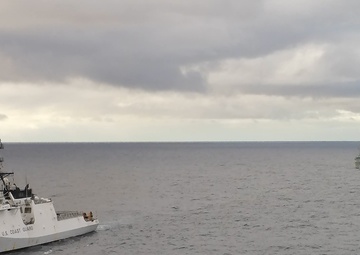 USCGC Waesche (WMSL 751), HMCS Regina conduct gunnery exercise in Bering Sea