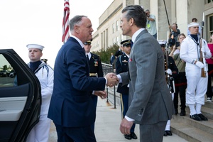 SW Hegseth Hosts Canadian MINDEF