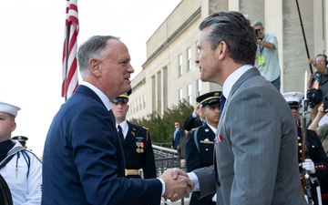 SW Hegseth Hosts Canadian MINDEF