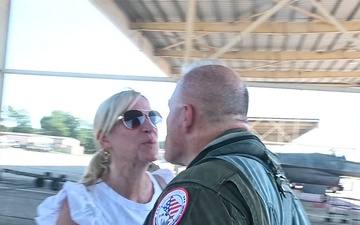 D.C. National Guard Commanding General receives familiarization flight in an F-16D