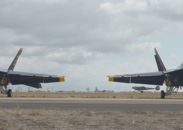 America’s Air Show 2025 B-Roll Day 1: Warbirds Over Miramar