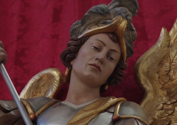 SETAF-AF Protocol Specialist Sings at St. Michael’s Day Ceremony with Sky Soldiers and Italian State Police