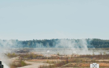 NATO tanks show their firepower in Latvia (master)