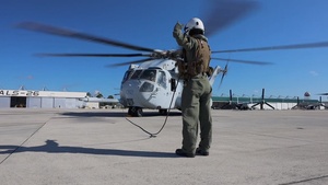 U.S. Marines with HMH-461 conduct carrier qualifications aboard USS Arlington