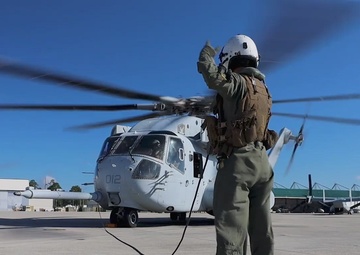U.S. Marines with HMH-461 conduct carrier qualifications aboard USS Arlington