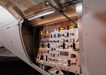 332nd Expeditionary Logistics Readiness Squadron refuels, loads C-17