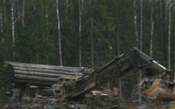 NATO tanks practise combined arms fighting in Estonia