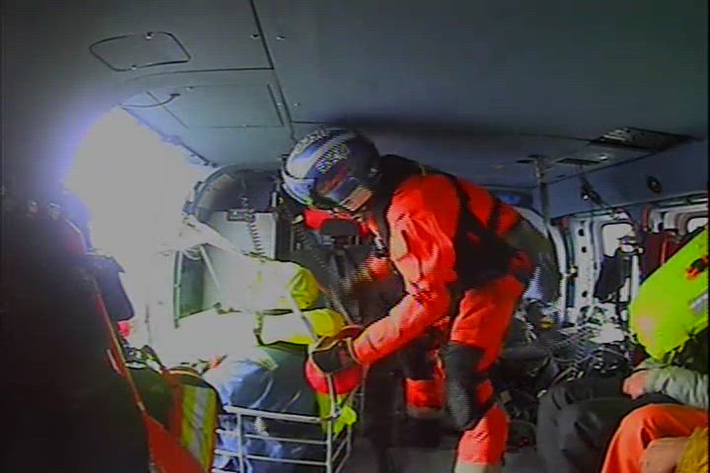 DVIDS - Video - Coast Guard rescues 5 people from sinking sailboat off ...