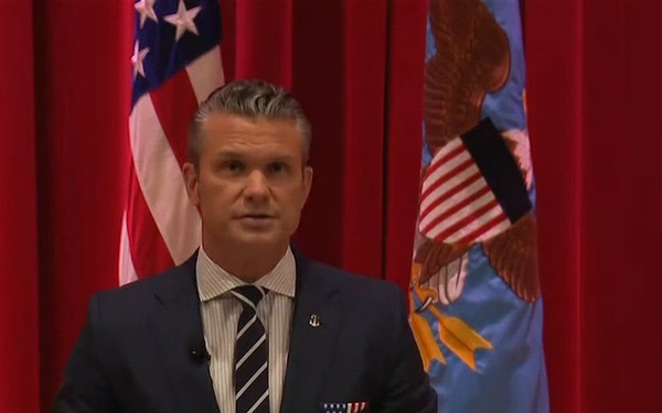 Secretary of War speaks at the war college