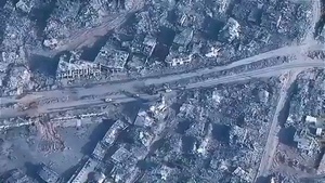 Debris Removal from Humanitarian Aid Route in Central Gaza
