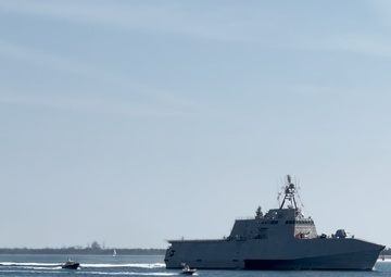 USS Pierre Departs Panama City After Commissioning