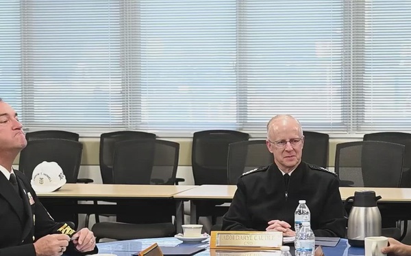 Chief of Naval Operations visits Commander, Fleet Activities Yokosuka