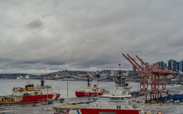 U.S. Coast Guard’s polar icebreakers dock in Seattle for historic gathering