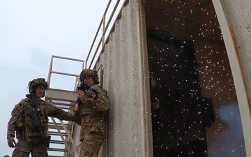 Undercover Colonel SF Flash Bang Training