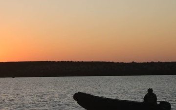 B-Roll: 1st Recon Bn, VMX-1 conduct night helocast using CH-53K