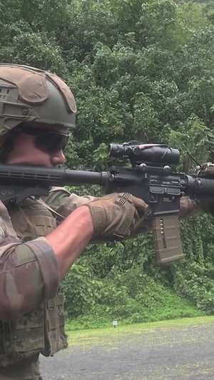 U.S. Marines train with FAF