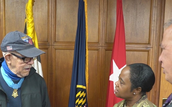 War Veterans Meet a Medal of Honor Recipient