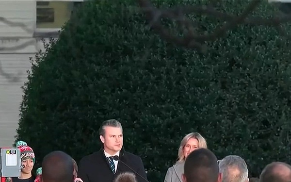  Hegseth Hosts Pentagon Tree Lighting