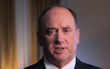 SECNAV, CNO, and CMC Announce Design Selection for Medium Landing Ship