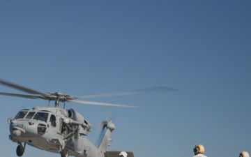11th MEU Sailors Conduct Deck Landing Qualifications