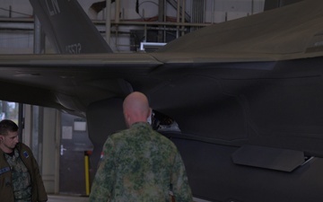 F-35 Cross-Servicing Demo: Great Success B-Roll