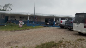 3rd Infantry Division Engineers Repair Panamanian School Roof in Salamanca Community