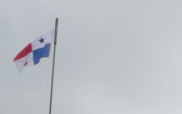 3rd Infantry Division Engineers Repair Panamanian School Roof in Salamanca Community