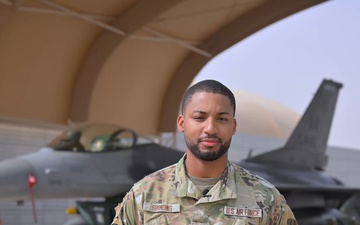 Senior Airman De’Quan Simmons, Holiday Greeting