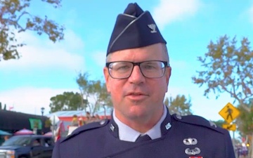 SBD3 commander joins the El Segundo holiday parade (SBD3-TV)