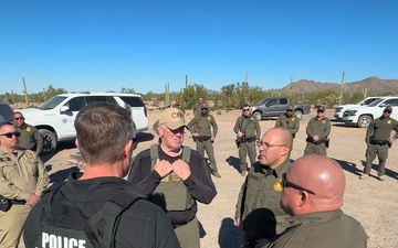 B-ROLL CBP COMMISSIONER SCOTT AND WHITE HOUSE BORDER CZAR HOMAN VISIT BORDER PATROL STATION